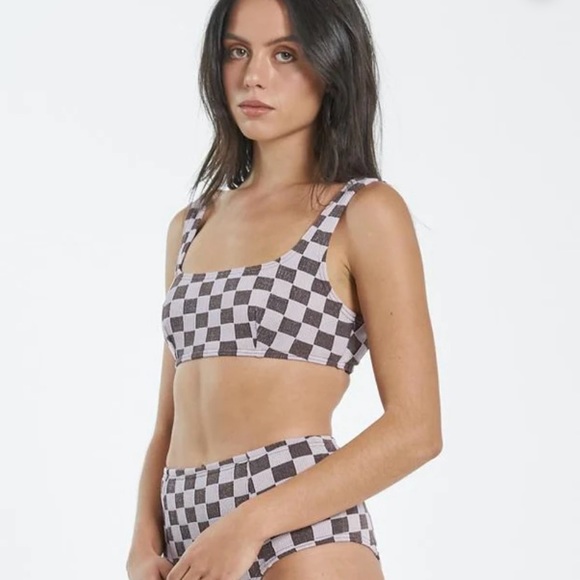 NWT THRILLS (FP) Ribbed Square Crop Bikini Top Sz XS
Color Washed Cocoa - Picture 7 of 11